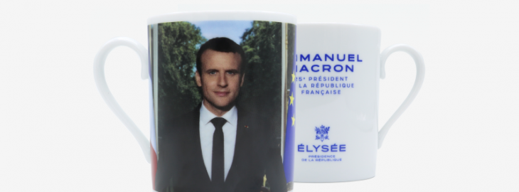 kubek z podobizną Emmanuela Macrona
