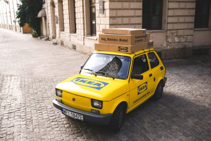 Żółty Fiat 126p, fot. Dawid Nawrocki